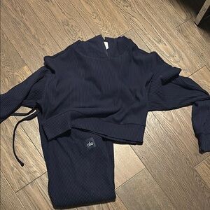 ALO Yoga Blue Crewneck Sweater